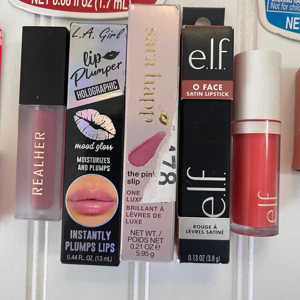 NEW NIB Lip Gloss Balm Makeup Bundle Gift Basket‎ Travel Care Package